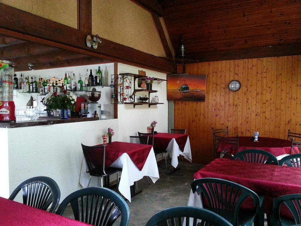 Hotel Camping De Flechat Orcival Exterior foto