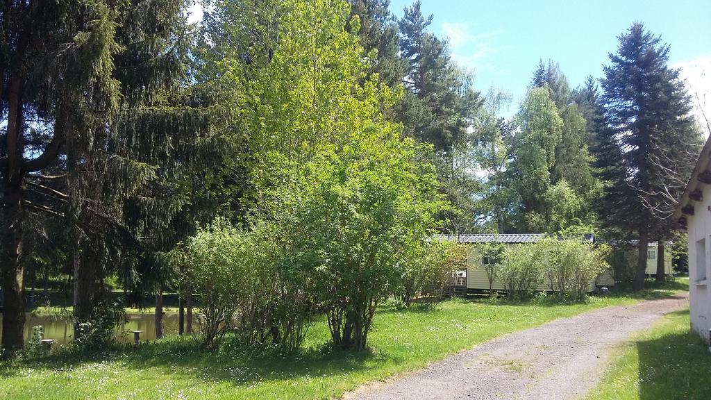 Hotel Camping De Flechat Orcival Exterior foto